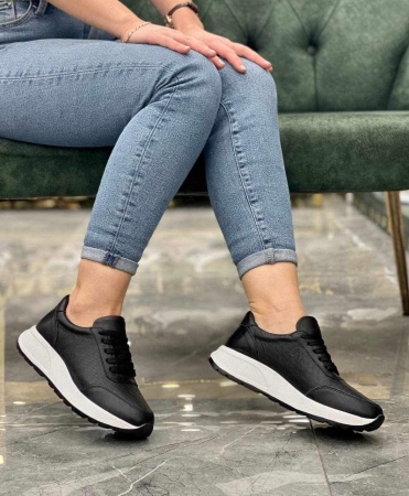 Дамски спортни обувки черни 2310 A