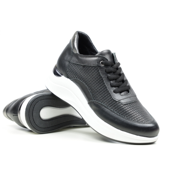 Дамски спортни обувки на платформа черни 832 R-01-21