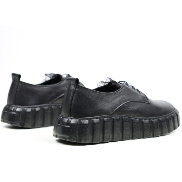 Дамски спортни обувки черни 2108